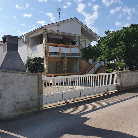 Lipa Mare Vir Exterior foto